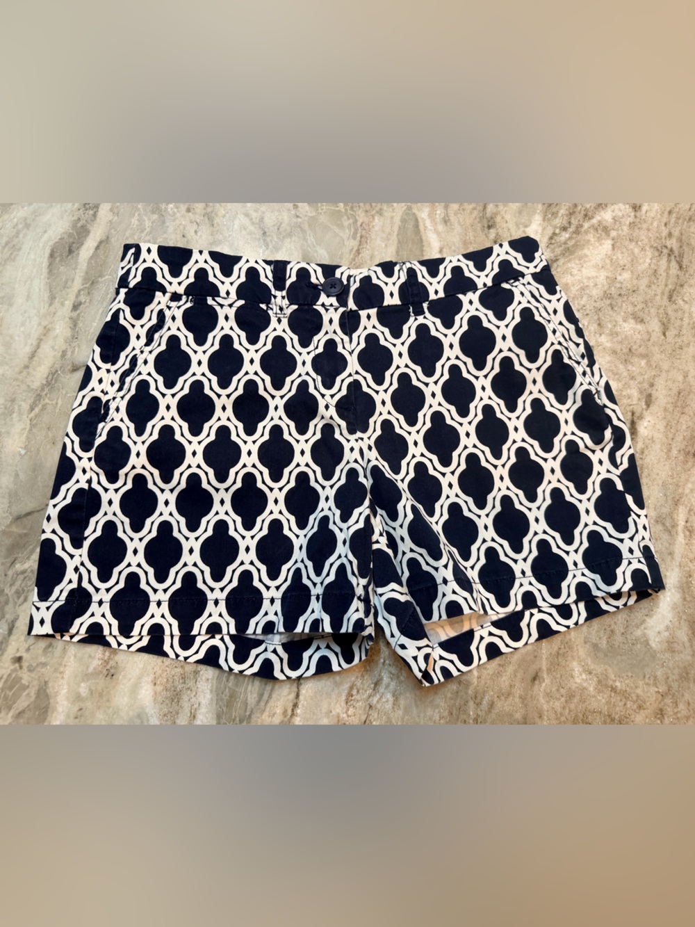 Crown & Ivy Shorts Size 6 Navy White Geometric Stretch Chino